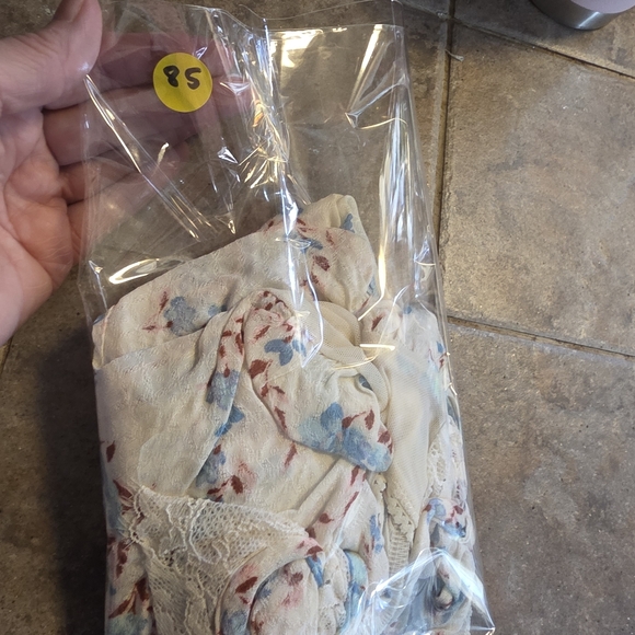 New- Free People Bodysuit Medium Take It Away Intimately Ivory Floral - Picture 12 of 12